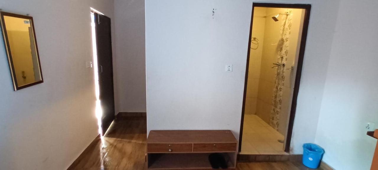 Hotel Dolly Pokhara Zewnętrze zdjęcie