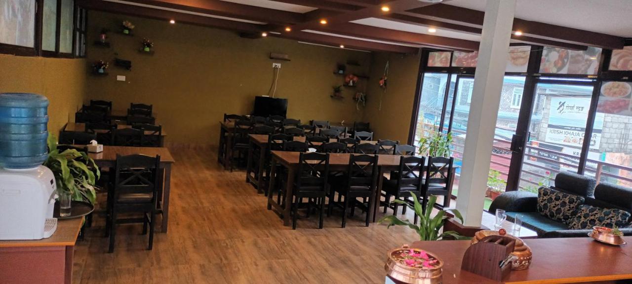 Hotel Dolly Pokhara Zewnętrze zdjęcie
