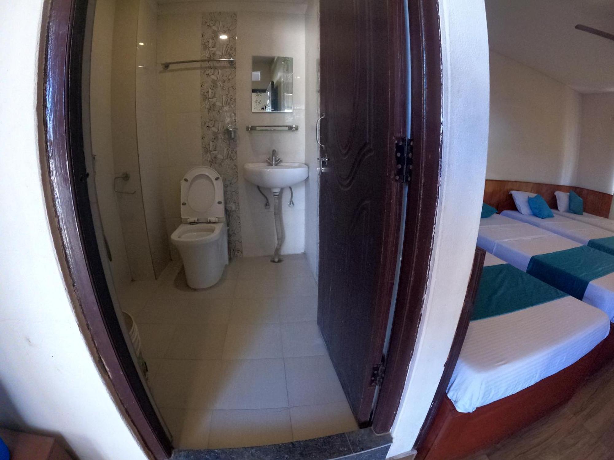 Hotel Dolly Pokhara Zewnętrze zdjęcie